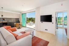 Apartment in Estombar - Premium Villa Suite - The Vines